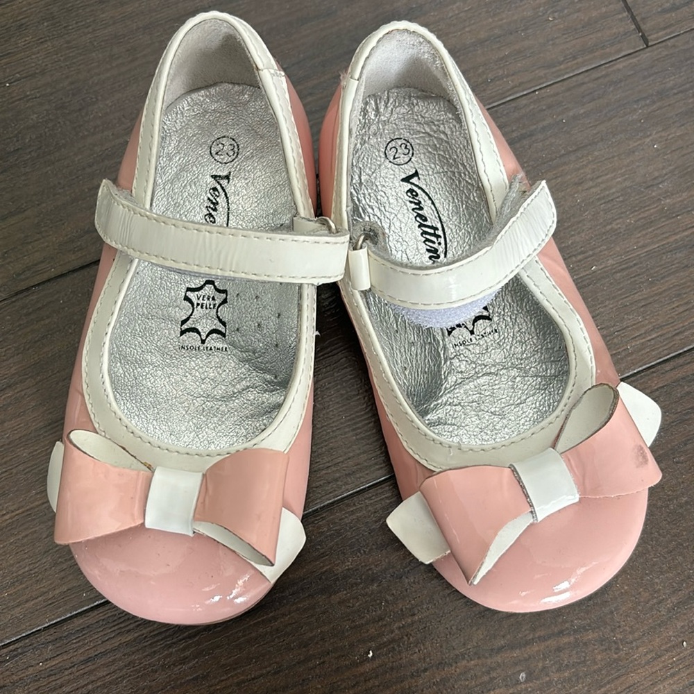 Flat pretty in pink shoes for toddler
